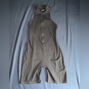 Davis Active Romper size M/L zip up